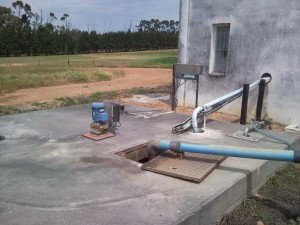 Lime mixing tank for pH adjustment